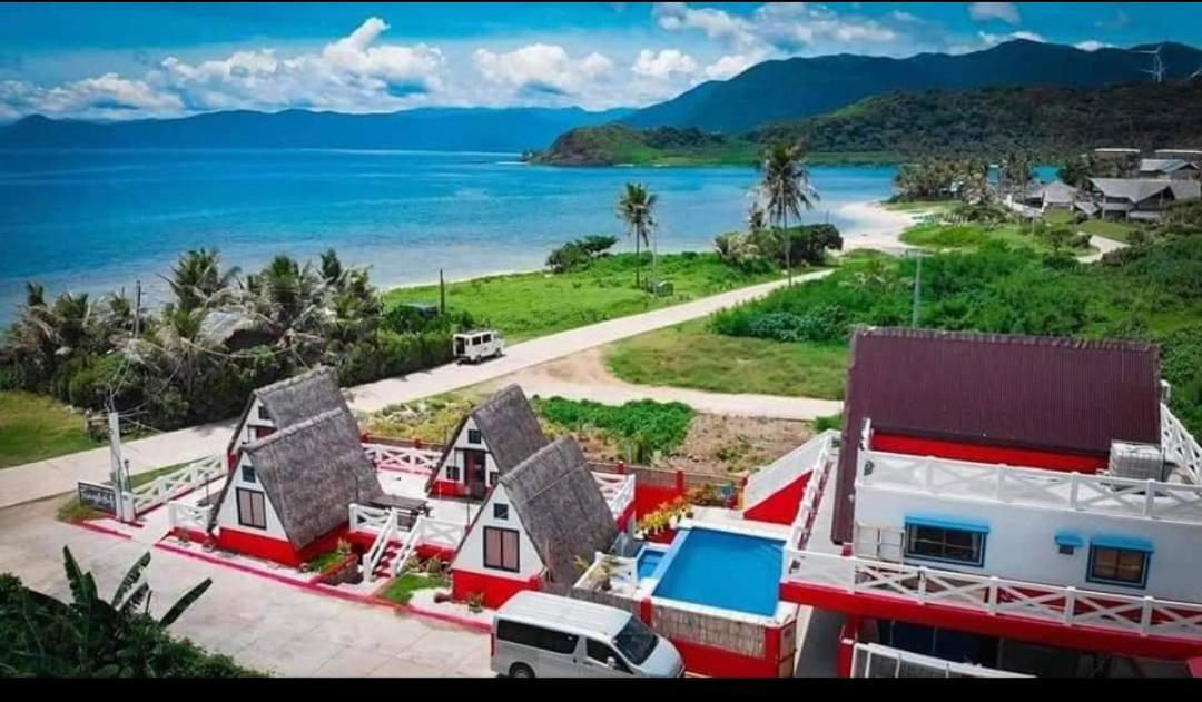 Hotel Triangle Huts à Pagudpud Extérieur photo